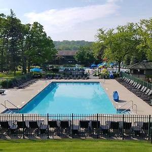 Queen Room Pool View